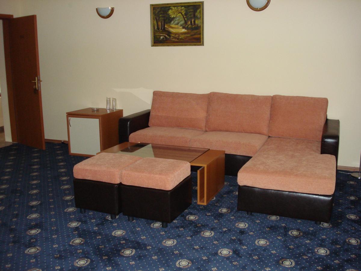 Kovanlika Hotel Razgrad Exterior photo