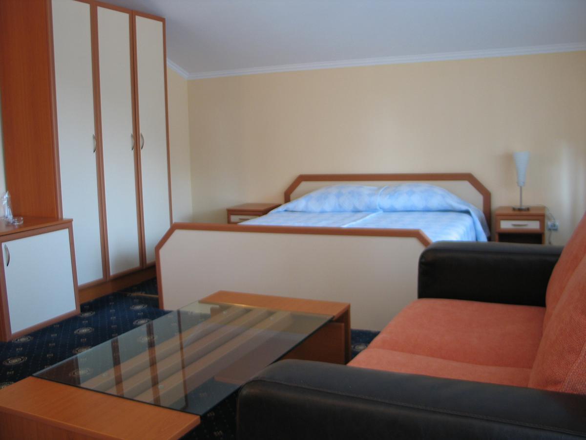 Kovanlika Hotel Razgrad Exterior photo