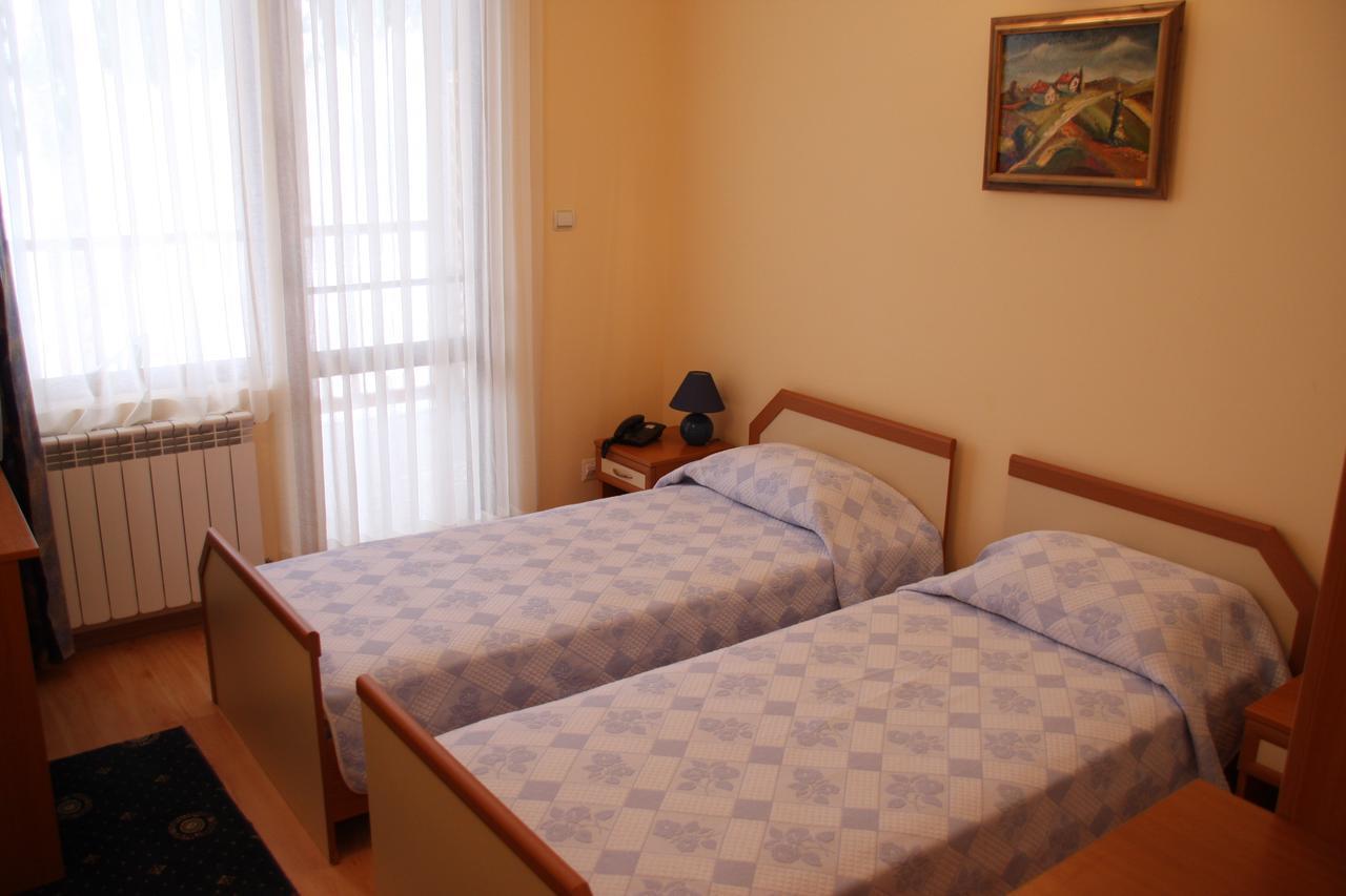 Kovanlika Hotel Razgrad Exterior photo