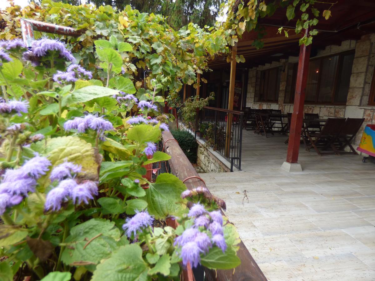 Kovanlika Hotel Razgrad Exterior photo